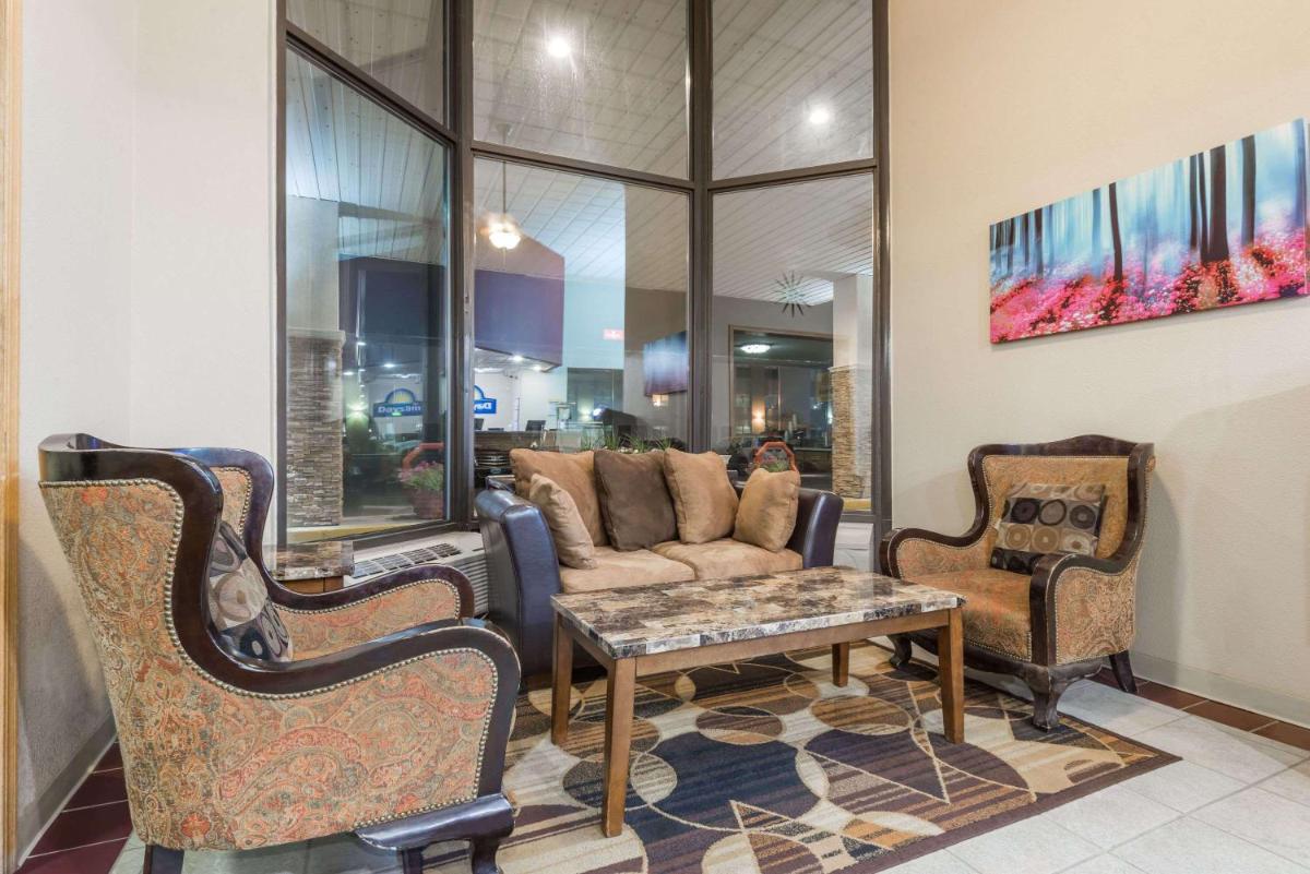 Popular attractions Area Nearby Property